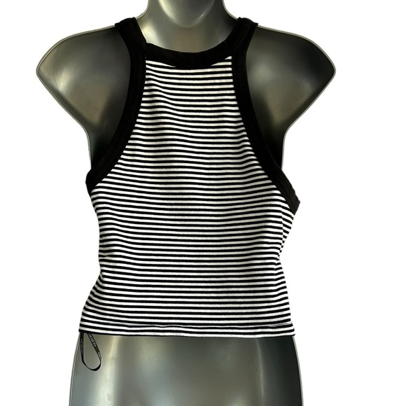 Forever 21 Striped Crop Top Black and White Plus • Used• 1X - Picture 6 of 6